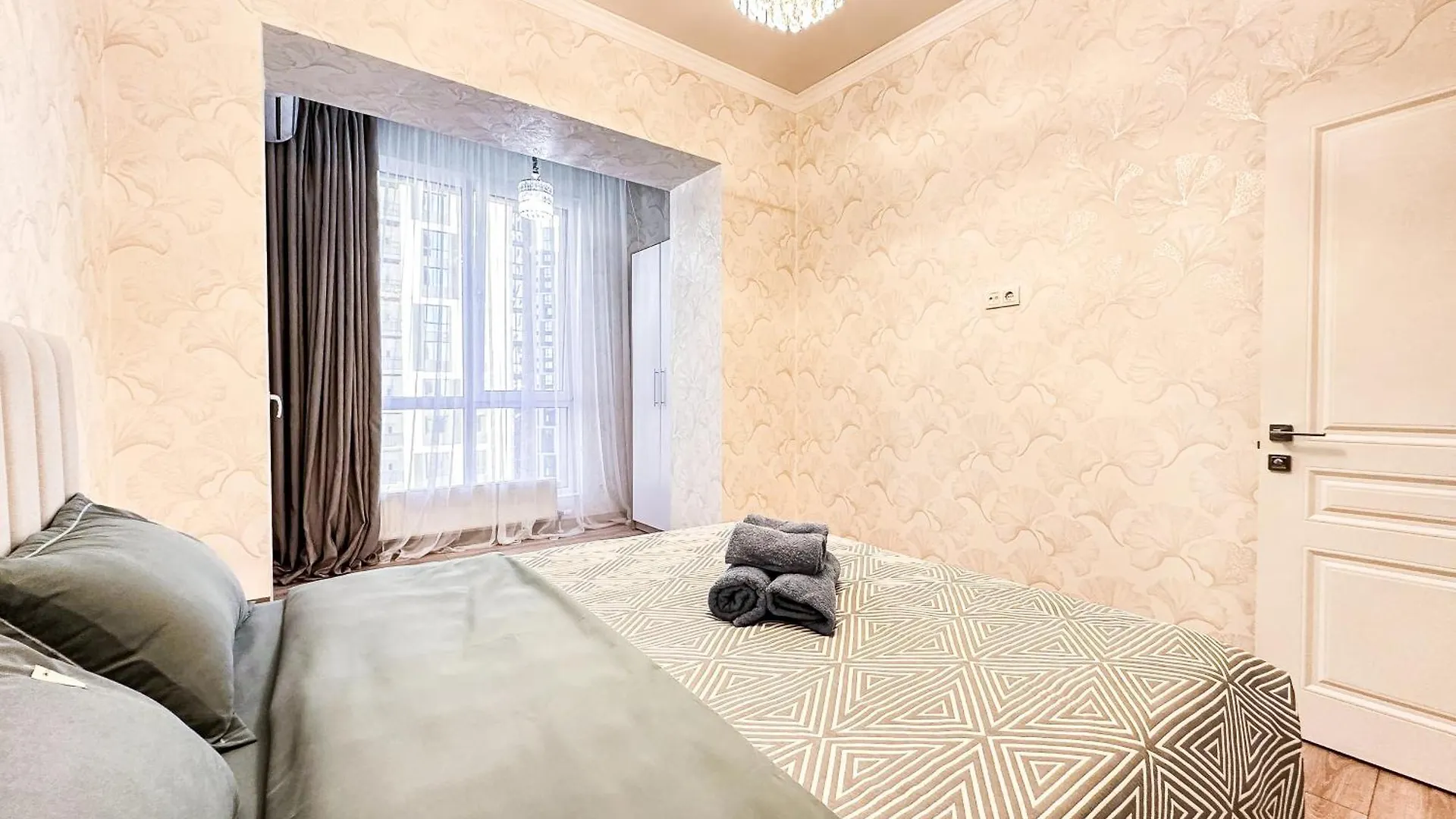 Luxury Two-Room Apartment With Beautiful Mountain Views Алматы